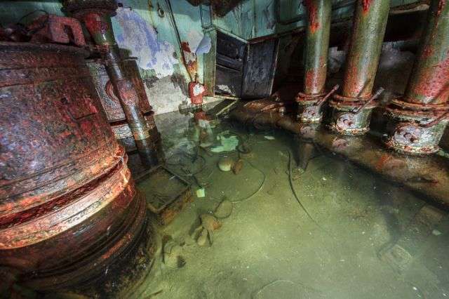Необычное советское бомбоубежище, заброшенное много лет (13 фото)