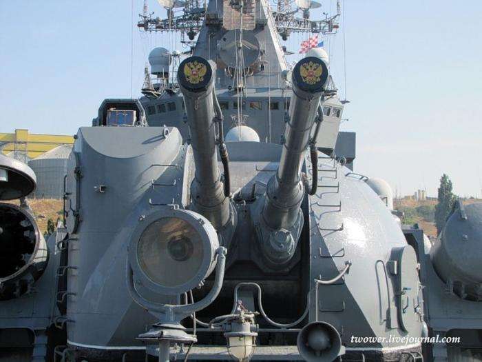 Гвардейский ракетный крейсер Москва (27 фото)