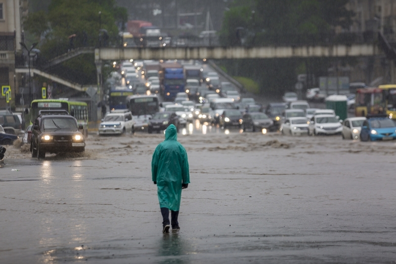 Владивосток затопило: в новейшей истории таких дождей ещё не было 