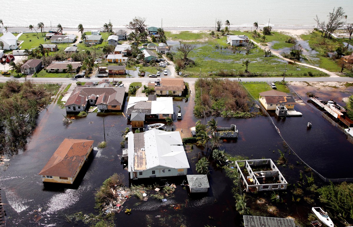 Масштабы разрушительного урагана -Дориан-, обрушившегося на Багамы