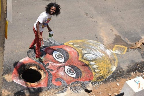 Индийский художник использует креативность и чувство юмора, чтобы бороться с бездорожьем (21 фото + видео)