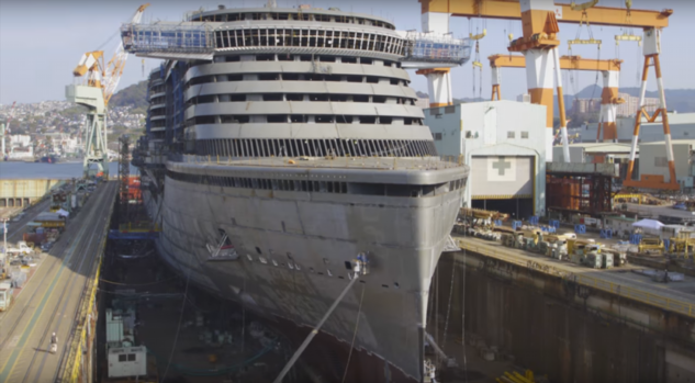 Как выглядит постройка гигантского круизного лайнера: месяцы работы за 8 минут (видео)