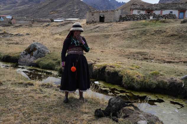 Лагуна исчезает из-за сильнейшей засухи в Андах Перу